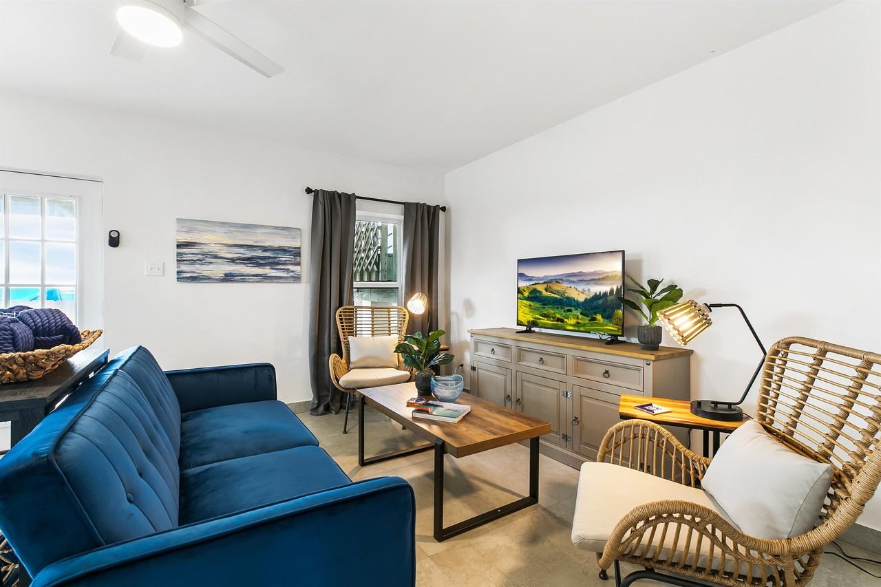 113 W Sunny Isle St #2