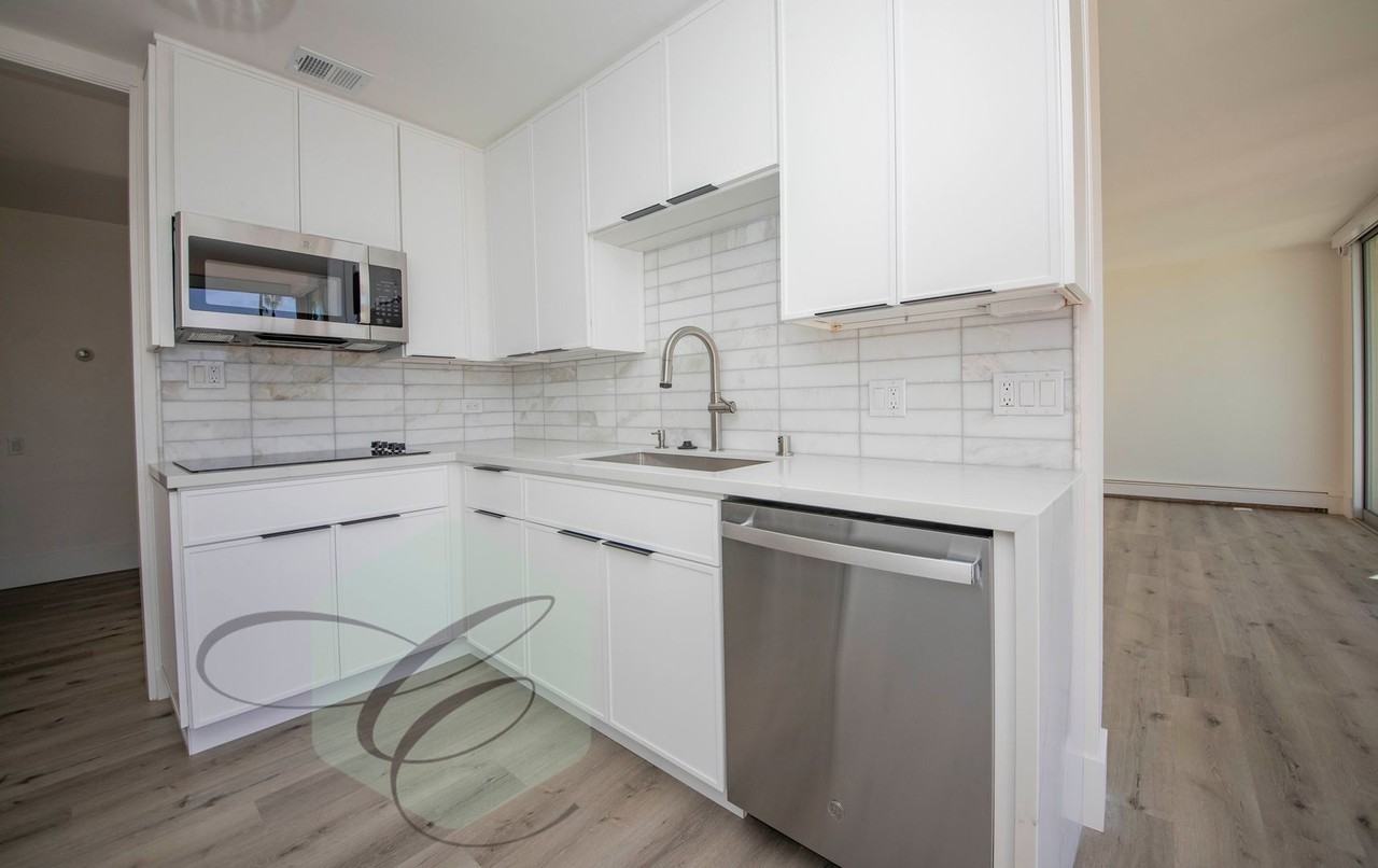 Playa de Oro Apartments - Photo 4 of 26