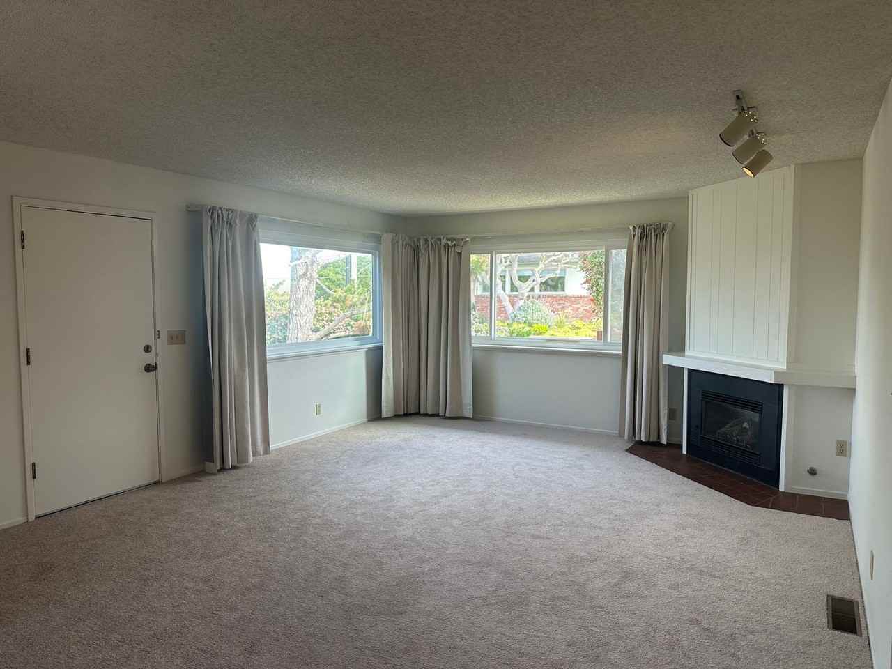 701 Pine St - Photo 3 of 34