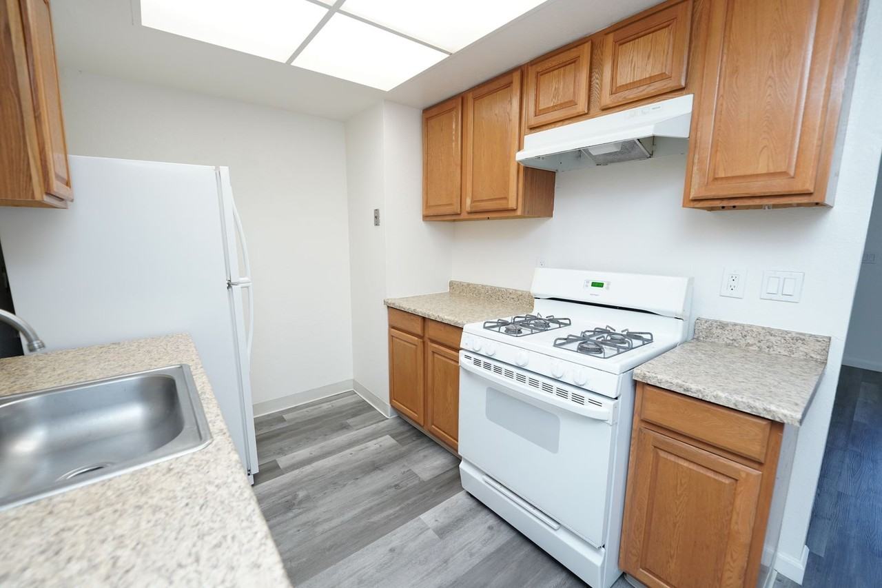 Hidden Oak Apartments - Photo 6 of 17