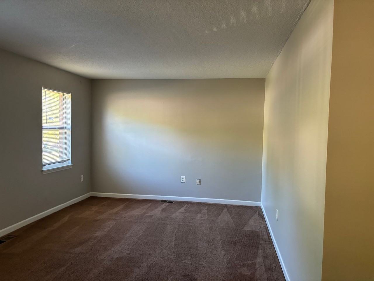 3631 Driftwood Dr - Photo 4 of 23
