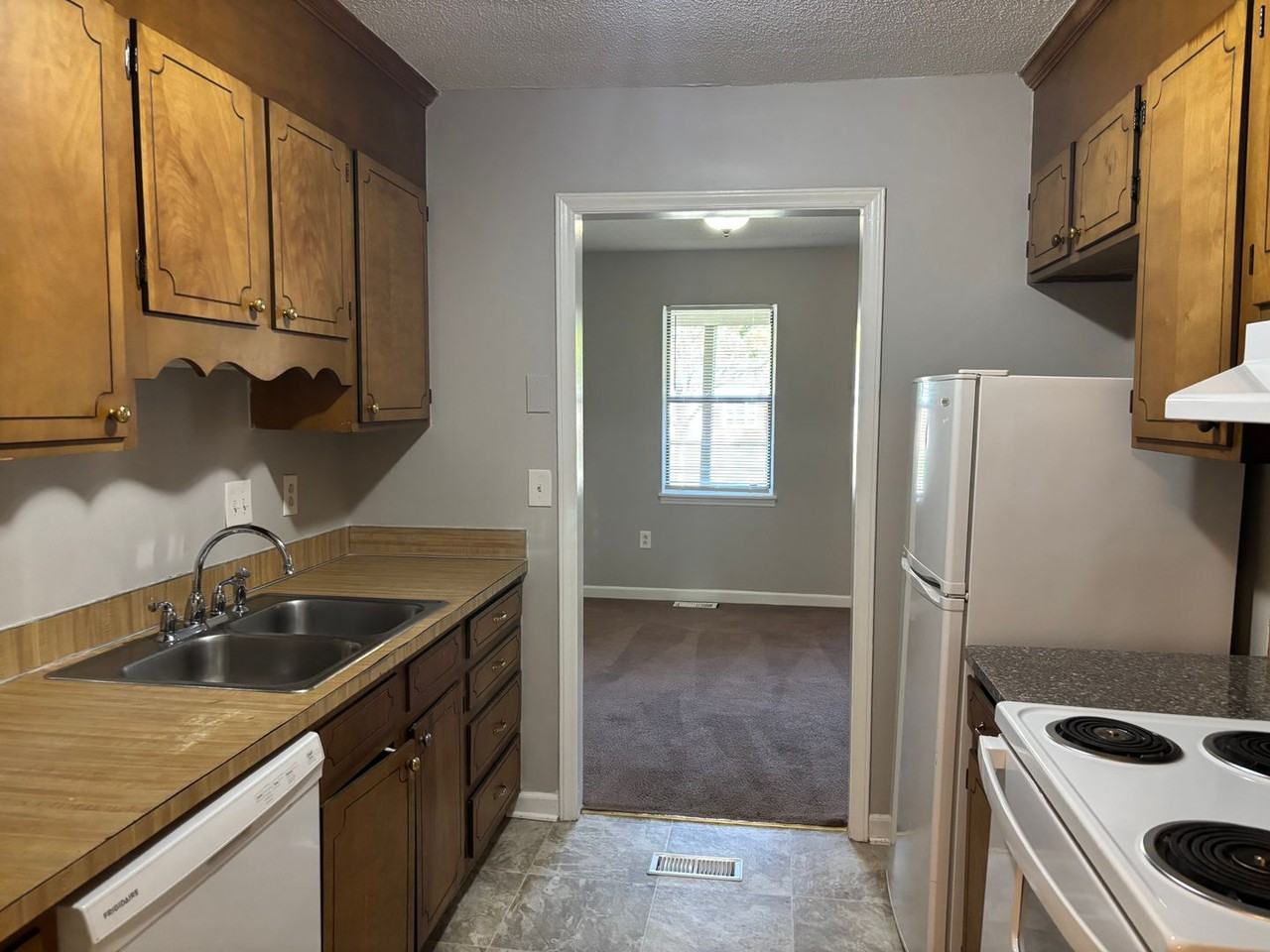 3631 Driftwood Dr - Photo 6 of 23