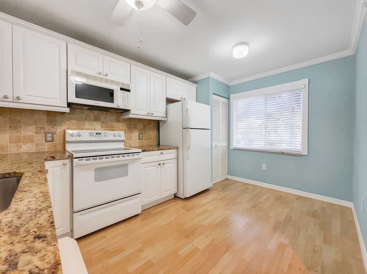 3041 Sandpiper Bay Cir - Photo 4 of 43