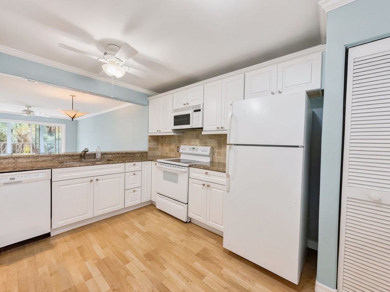 3041 Sandpiper Bay Cir - Photo 5 of 43