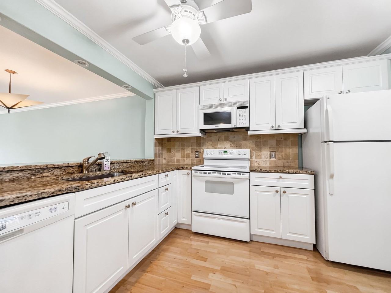 3041 Sandpiper Bay Cir - Photo 6 of 43
