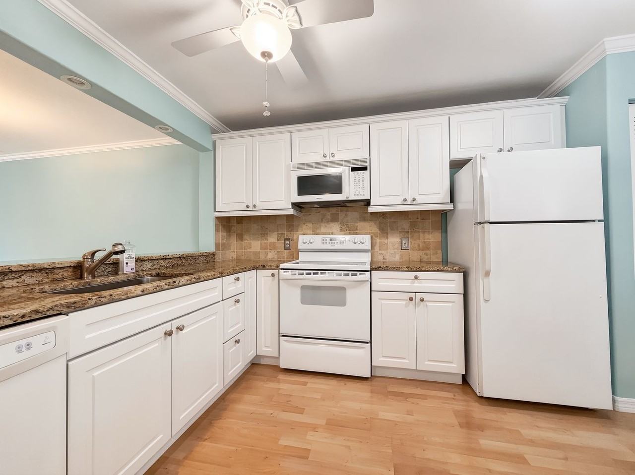 3041 Sandpiper Bay Cir - Photo 7 of 43
