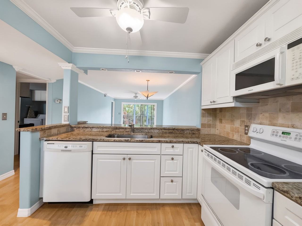 3041 Sandpiper Bay Cir - Photo 2 of 43