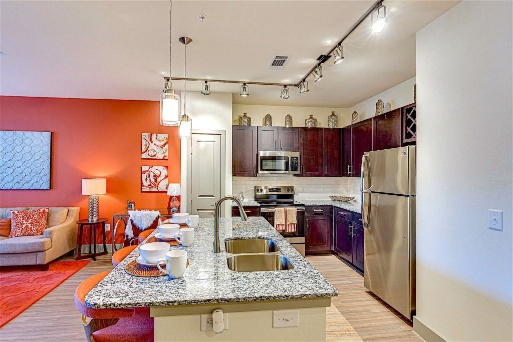 The Quadrangles on Twenty - Photo 3 of 50