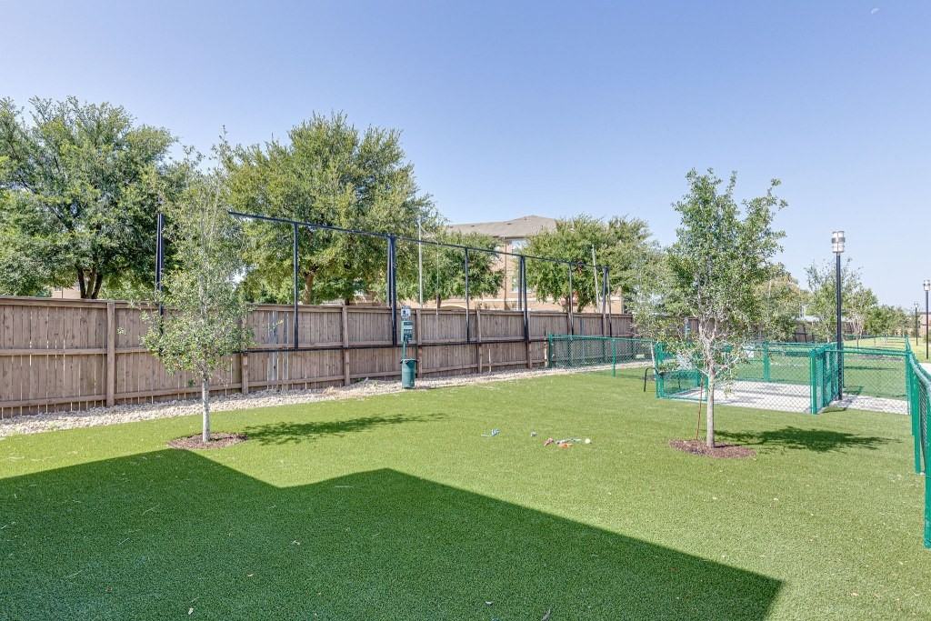 The Quadrangles on Twenty - Photo 5 of 50