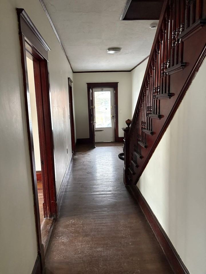 245-247-249 Francis Ave - Photo 4 of 27