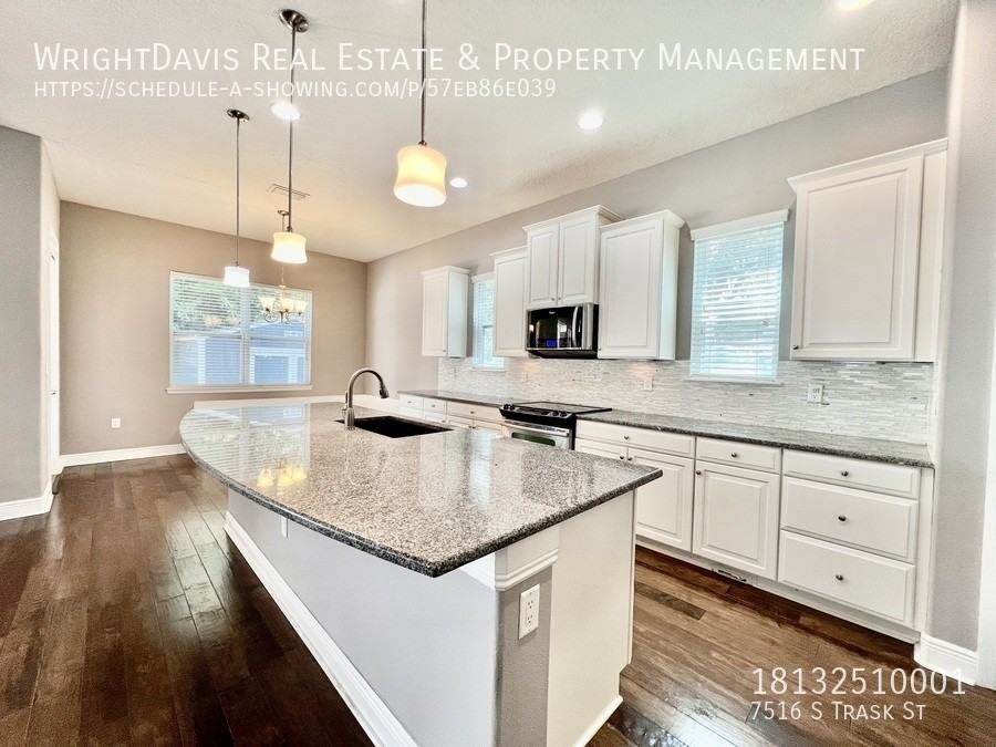 7516 S Trask St - Photo 7 of 40