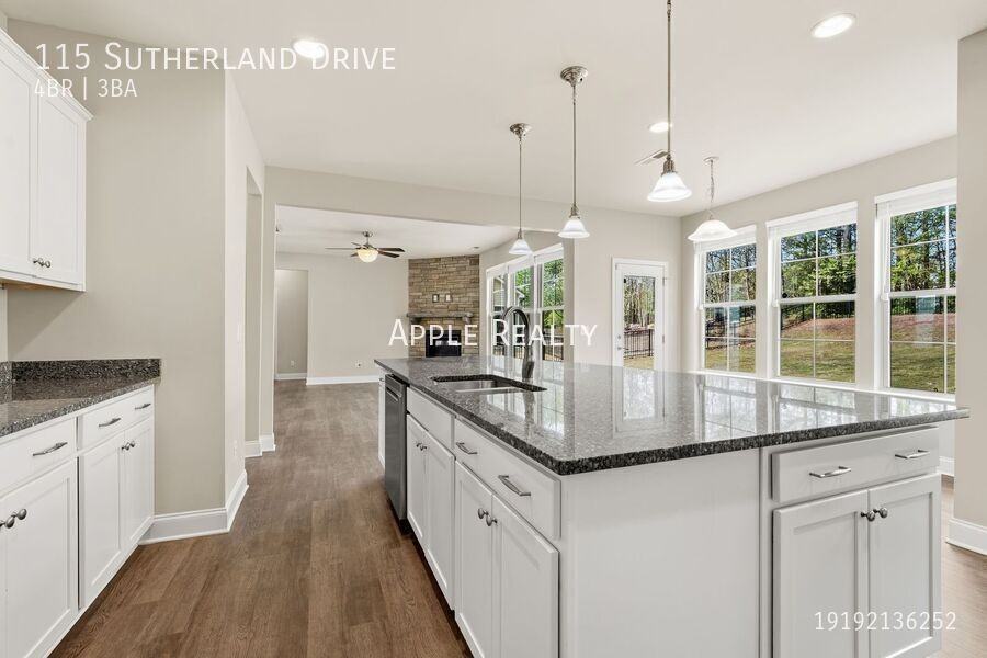 115 Sutherland Dr - Photo 3 of 18