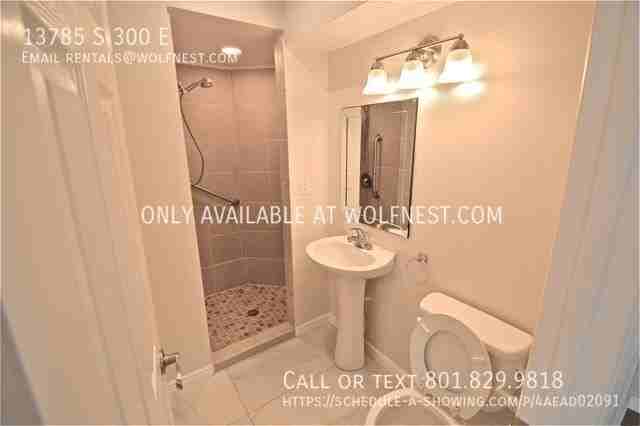 13785 S 300 E - Photo 7 of 47