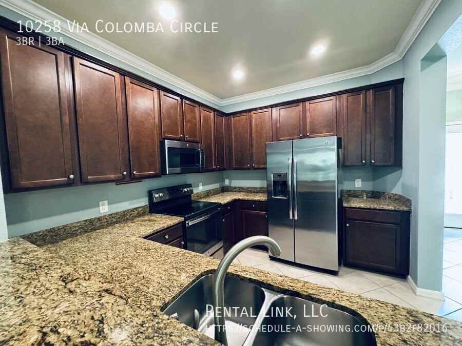 10258 Via Colomba Cir - Photo 6 of 50