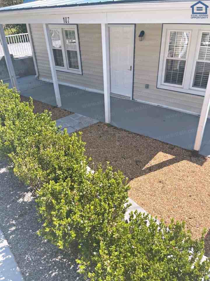 107 Walker St - Photo 2 of 15