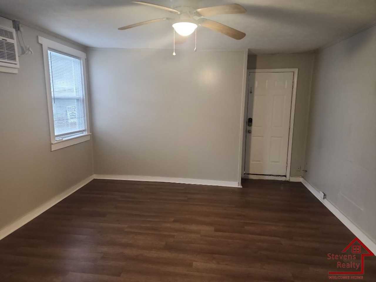 1267 Phillips Dr - Photo 5 of 14