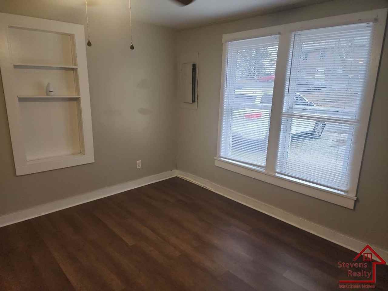 1267 Phillips Dr - Photo 7 of 14