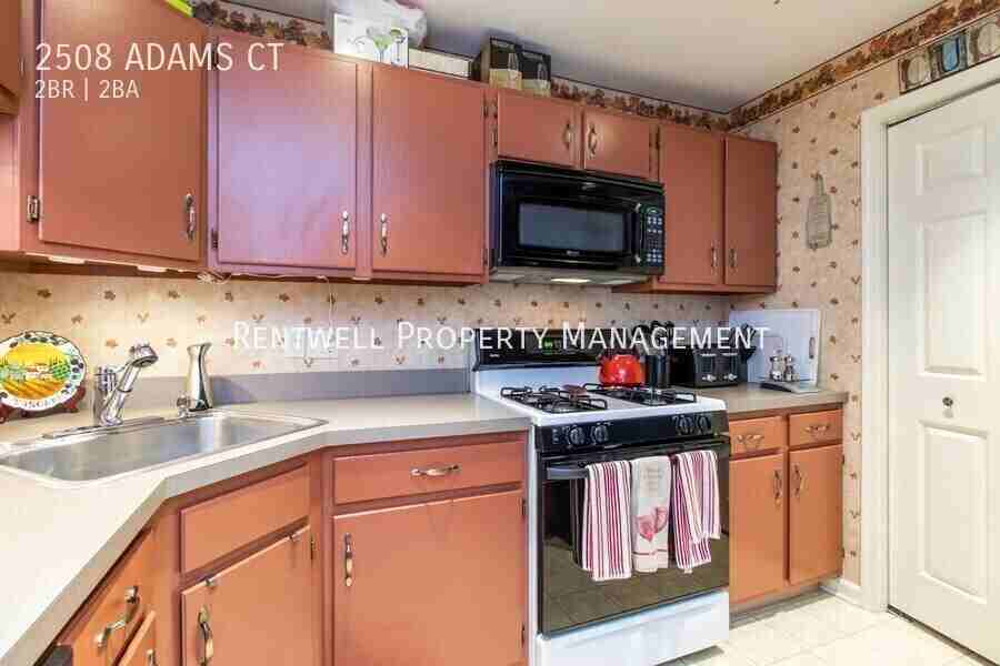 2508 Adams Ct - Photo 6 of 25