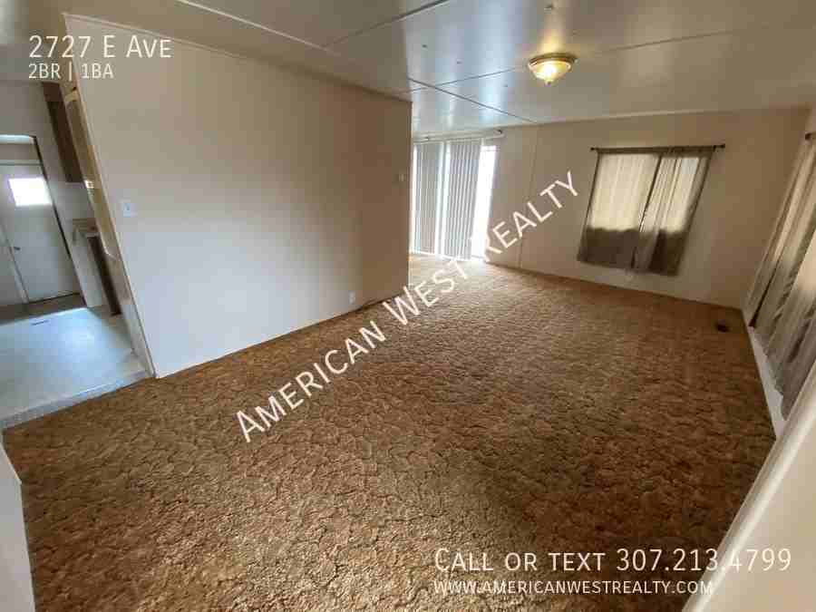 2727 E Ave - Photo 2 of 10