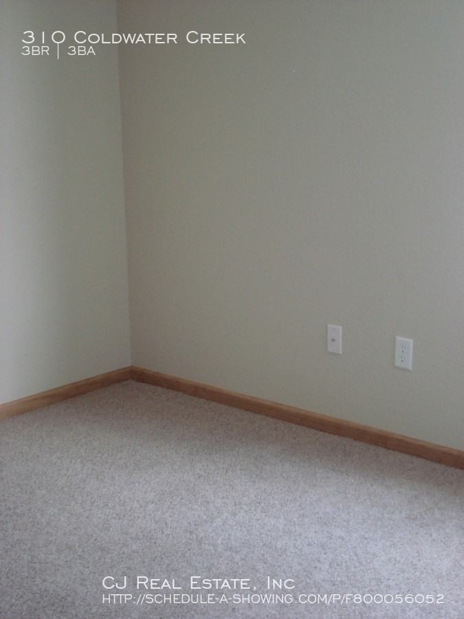 310 Ne Coldwater Creek Dr - Photo 6 of 8