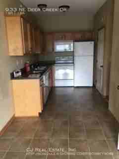 933 Ne Deer Creek Dr - Photo 2 of 7