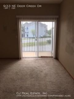 933 Ne Deer Creek Dr - Photo 3 of 7