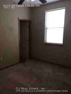 933 Ne Deer Creek Dr - Photo 4 of 7