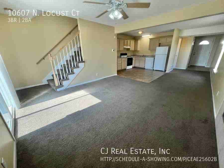 10607 N Locust Ct - Photo 2 of 9