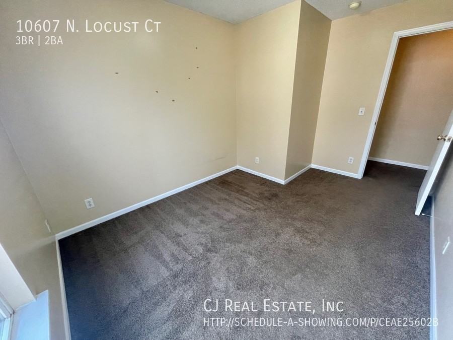 10607 N Locust Ct - Photo 5 of 9