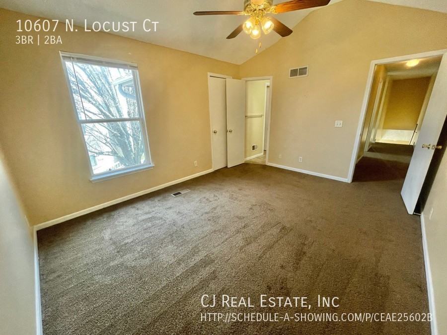 10607 N Locust Ct - Photo 6 of 9