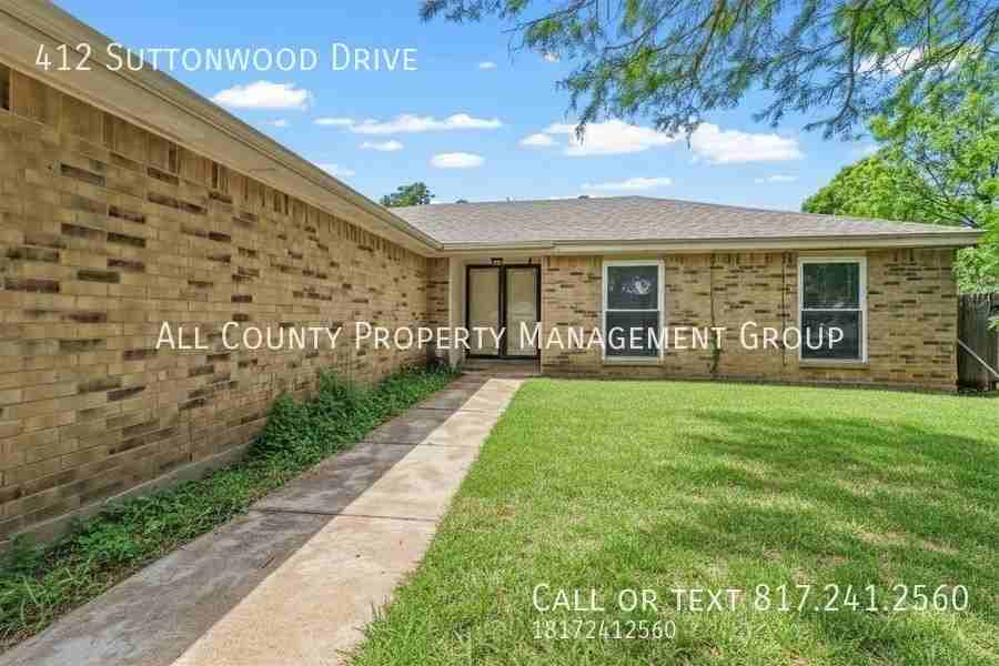 412 Suttonwood Dr - Photo 2 of 17