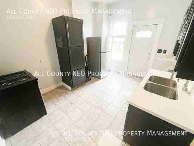 1852 W 45th St - Photo 3 of 14