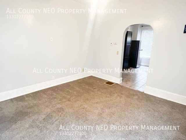 1852 W 45th St - Photo 6 of 14