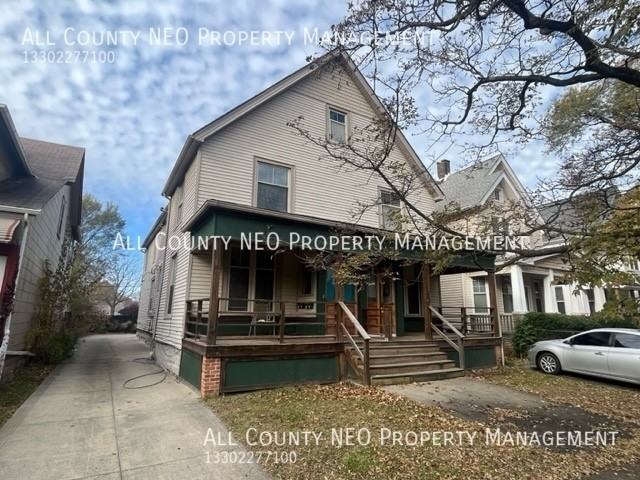 1854 W 45th St