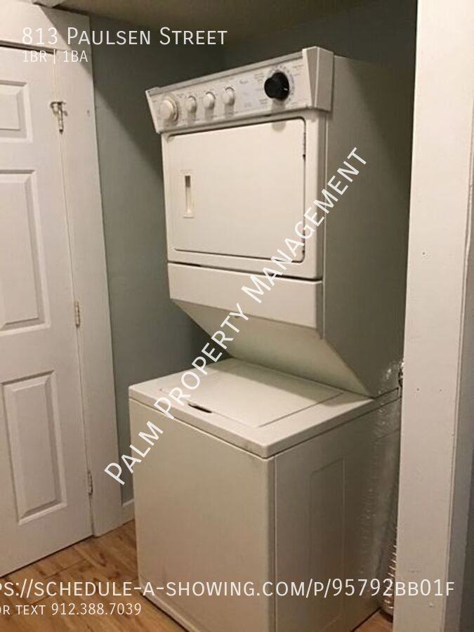 813 Paulsen St - Photo 3 of 10