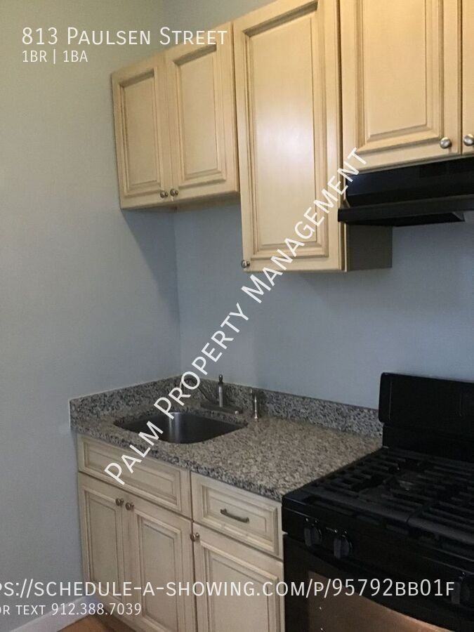 813 Paulsen St - Photo 6 of 10