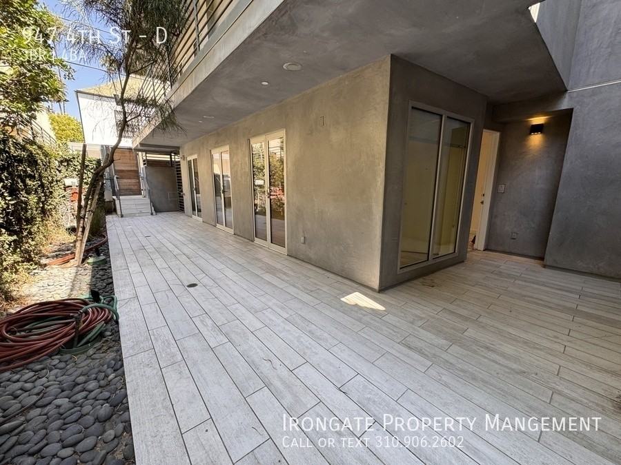 947 4th St #D - Photo 4 of 37