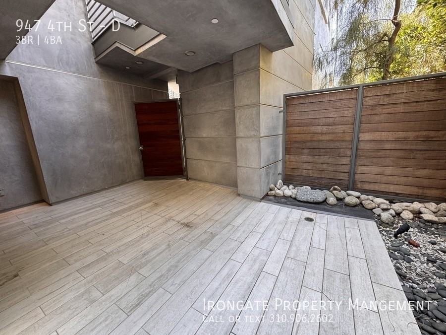 947 4th St #D - Photo 5 of 37