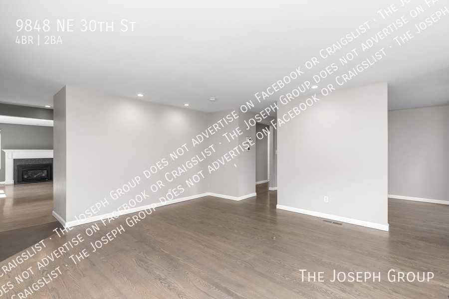 9848 Ne 30th St - Photo 5 of 43