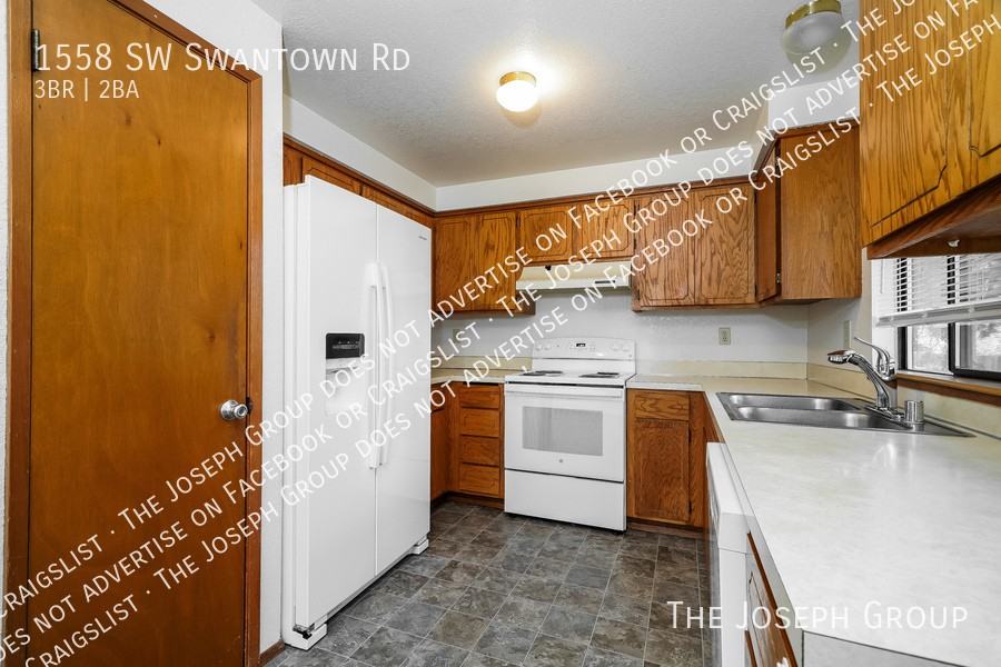 1558 Swantown Rd - Photo 6 of 20