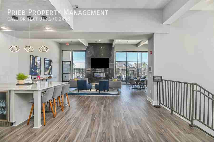 123RD & - Photo 7 of 22