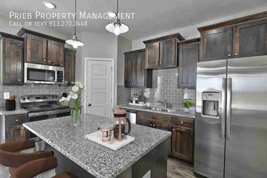 16970 S Walter St - Photo 4 of 19