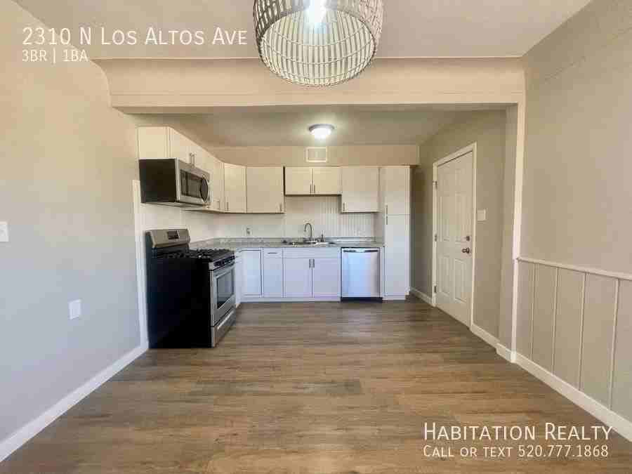2310 N Los Altos Ave - Photo 5 of 16