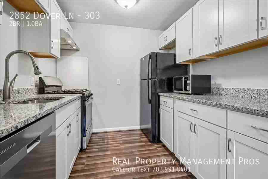 2852 Dover Ln #303 - Photo 7 of 21