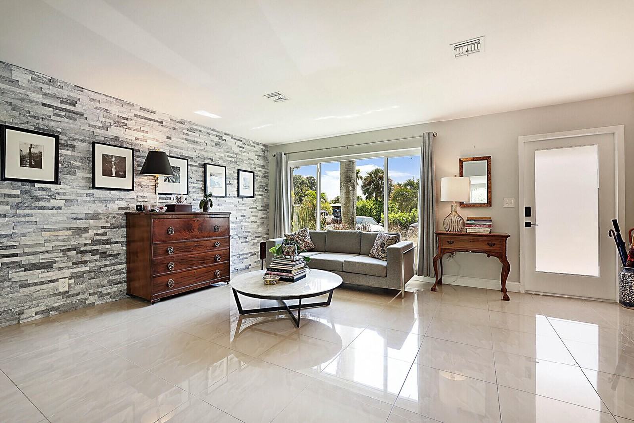 441 Northeast 24th Street - Photo 6 of 9