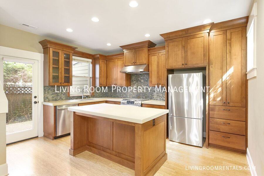 2635 Ne Sumner St - Photo 6 of 16