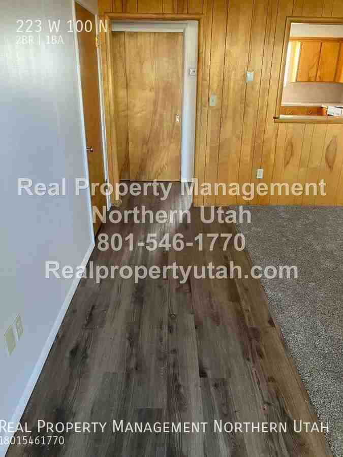223 W 100 N - Photo 2 of 10