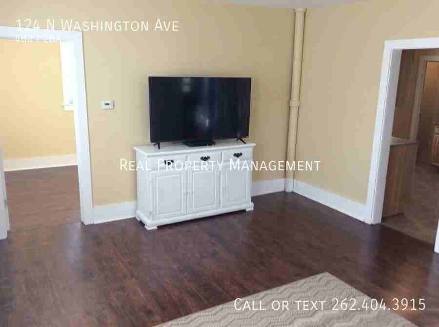 124 N Washington Ave - Photo 4 of 17