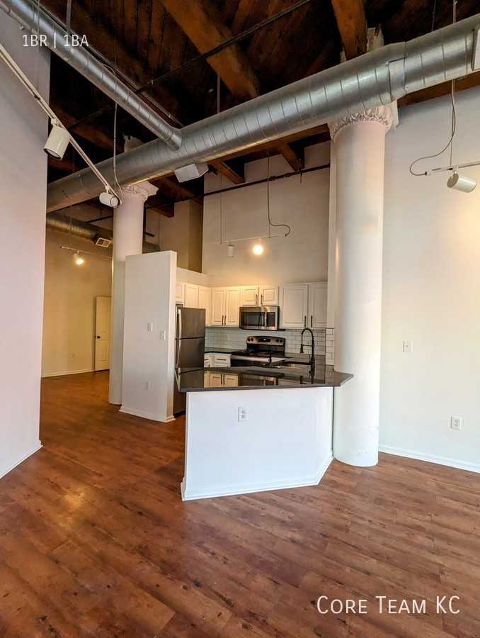 201 W 4th St #103 - Photo 7 of 19