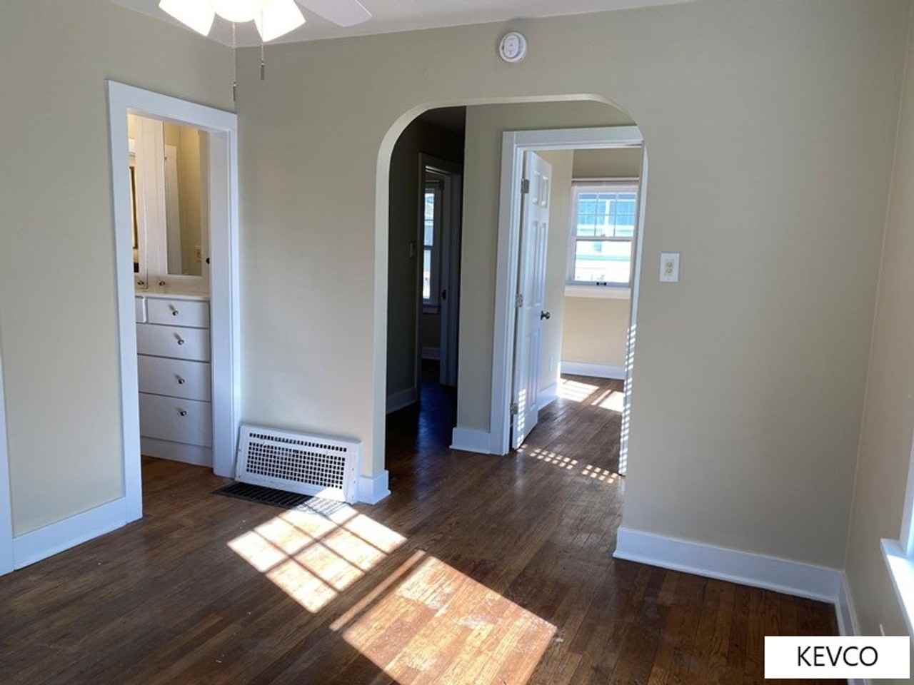 1629 Peterson St - Photo 3 of 26
